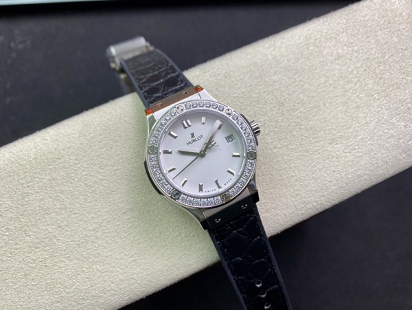 ウブロコピー時計側面デザイン